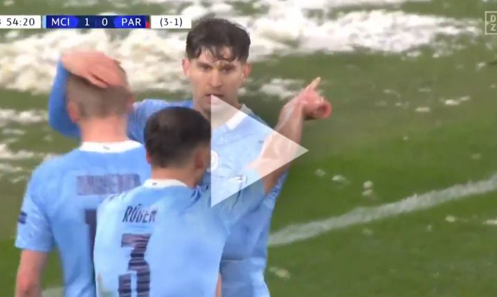 Obrońcy Man City celebrują nawet udaną interwencję... :D [VIDEO]